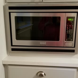Frigidaire fgmo205kf best sale