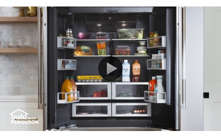 Full Size Refrigerators in Refrigerators 