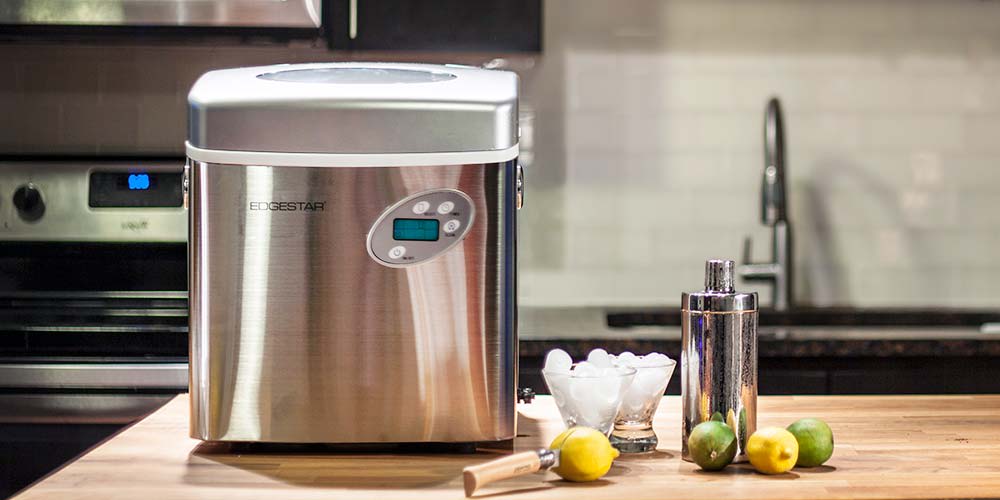 5 Tips To Buying A Portable Ice Maker For Your Home