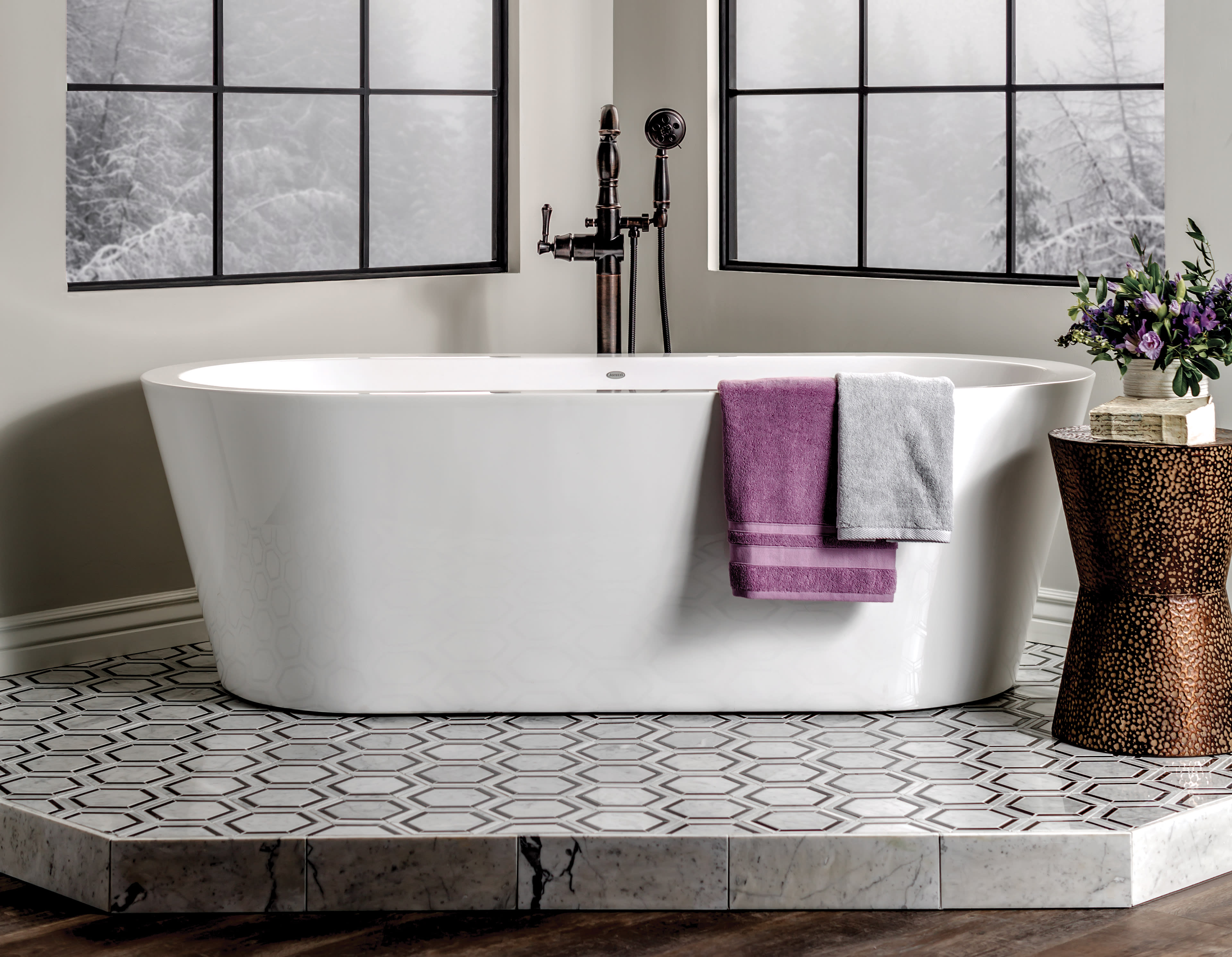 Freestanding Vs Built In Bathtub Which, Stand Alone Bathtubs With Jets