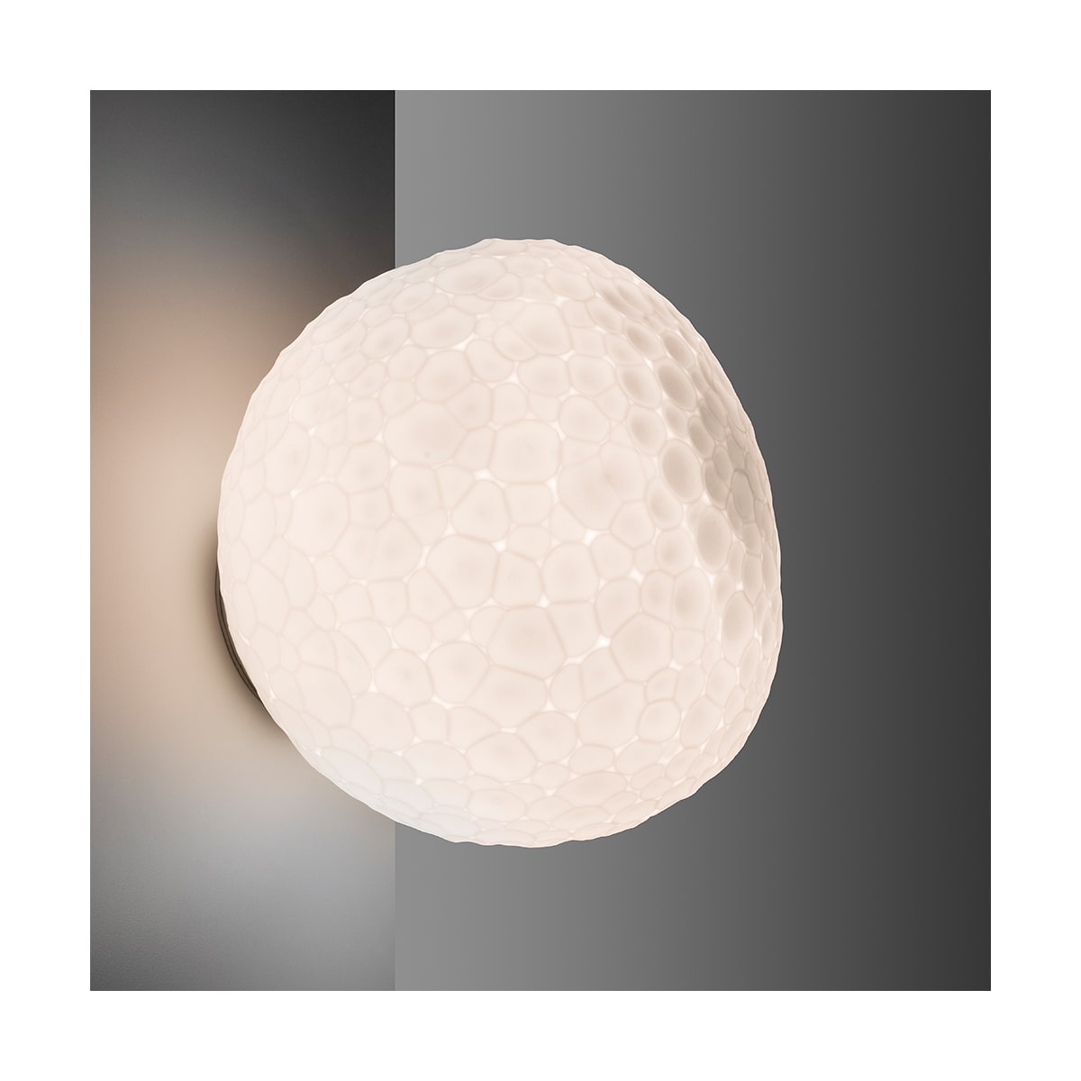 Artemide Usc 1712018a White Meteorite Convertible Single Light 18 7 Artemide Usc 1712018a Meteorite Convertible Single Light 18 7 8 Wide Flush Mount Wall Sconce