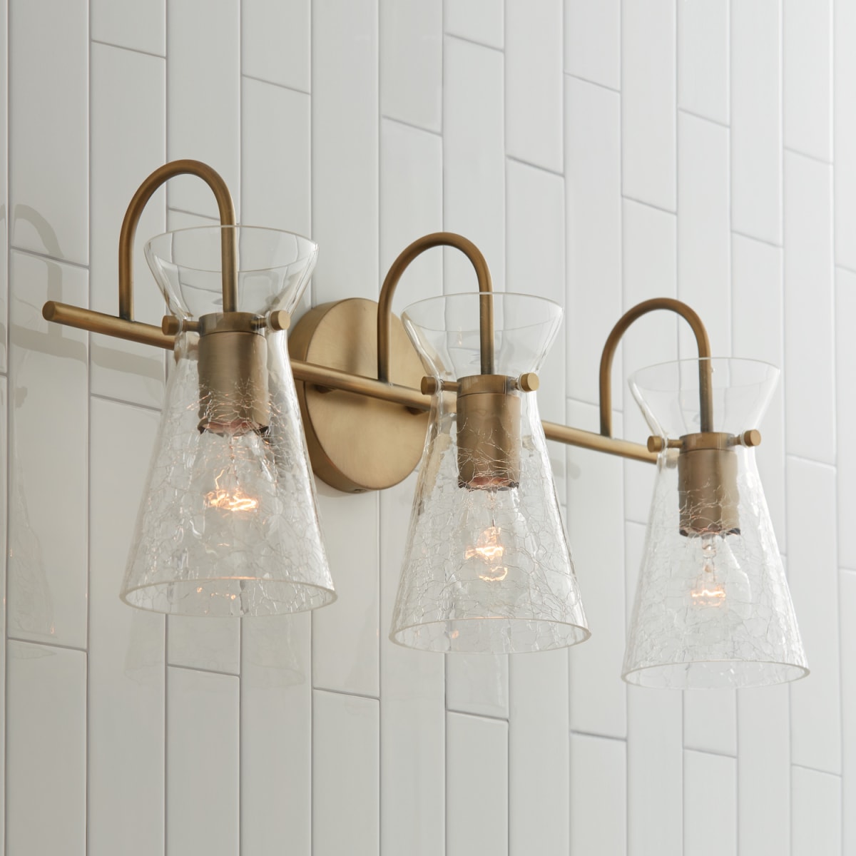 茶 aico Capital Lighting 142431AD Aged Brass 3 Light 24