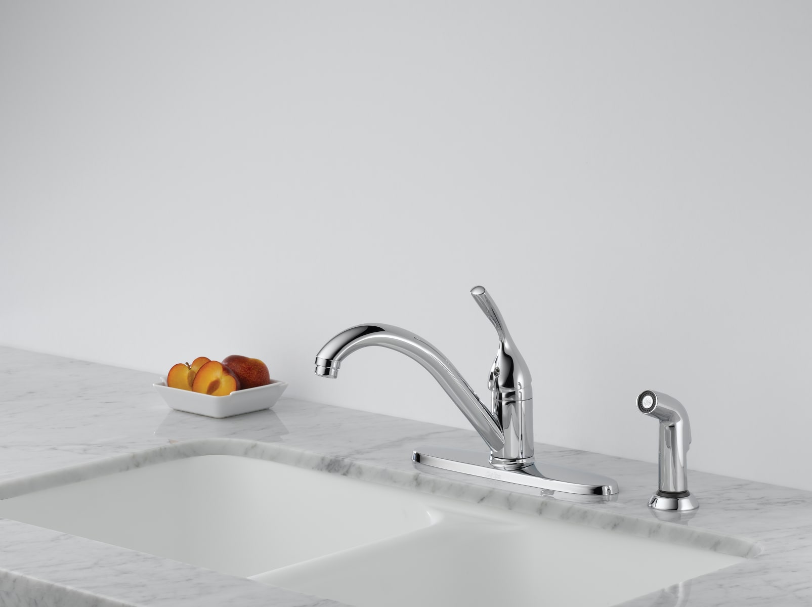 Delta 400 Dst Chrome Classic Kitchen Faucet With Side Spray