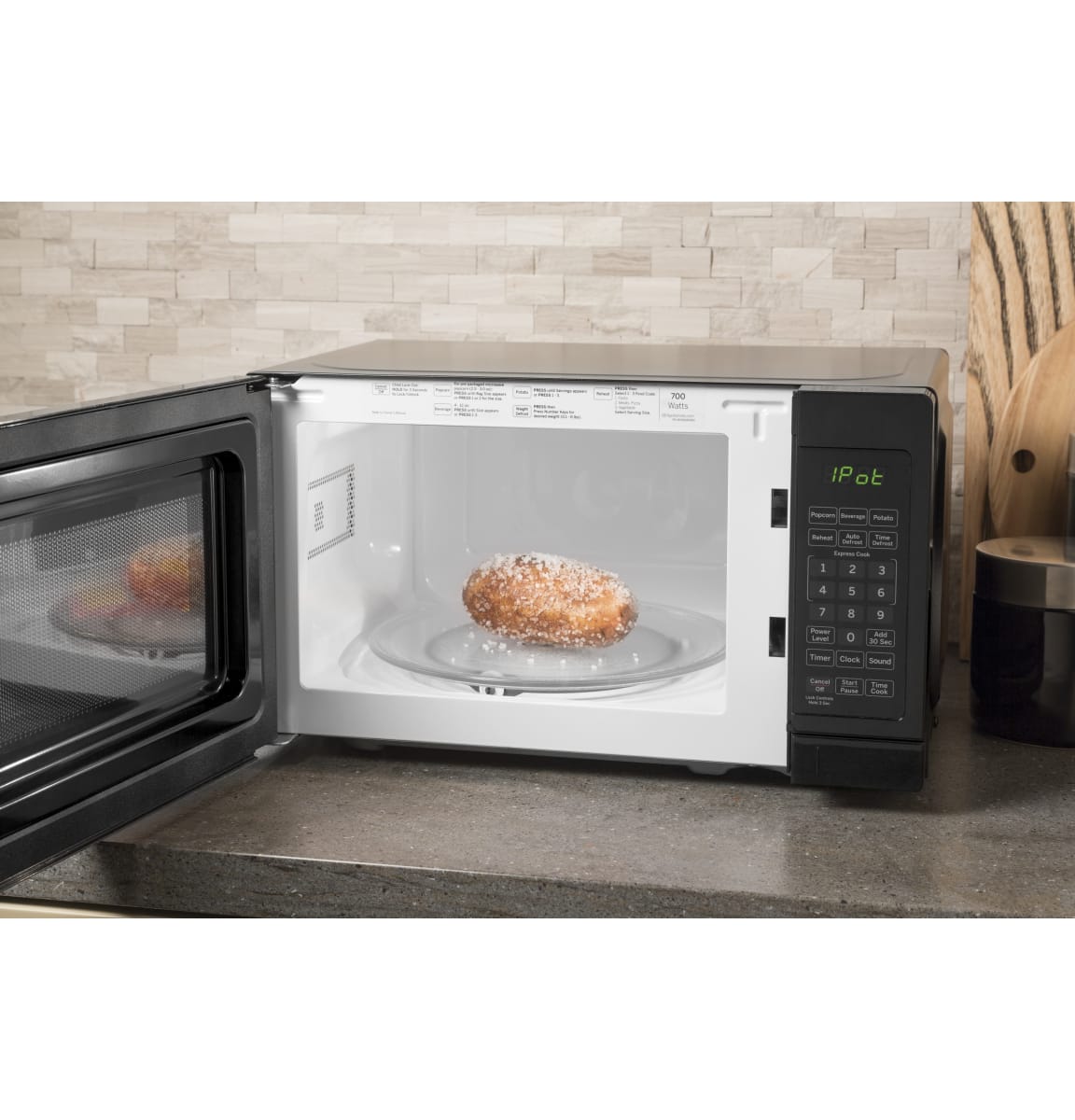 Ge compact store microwave