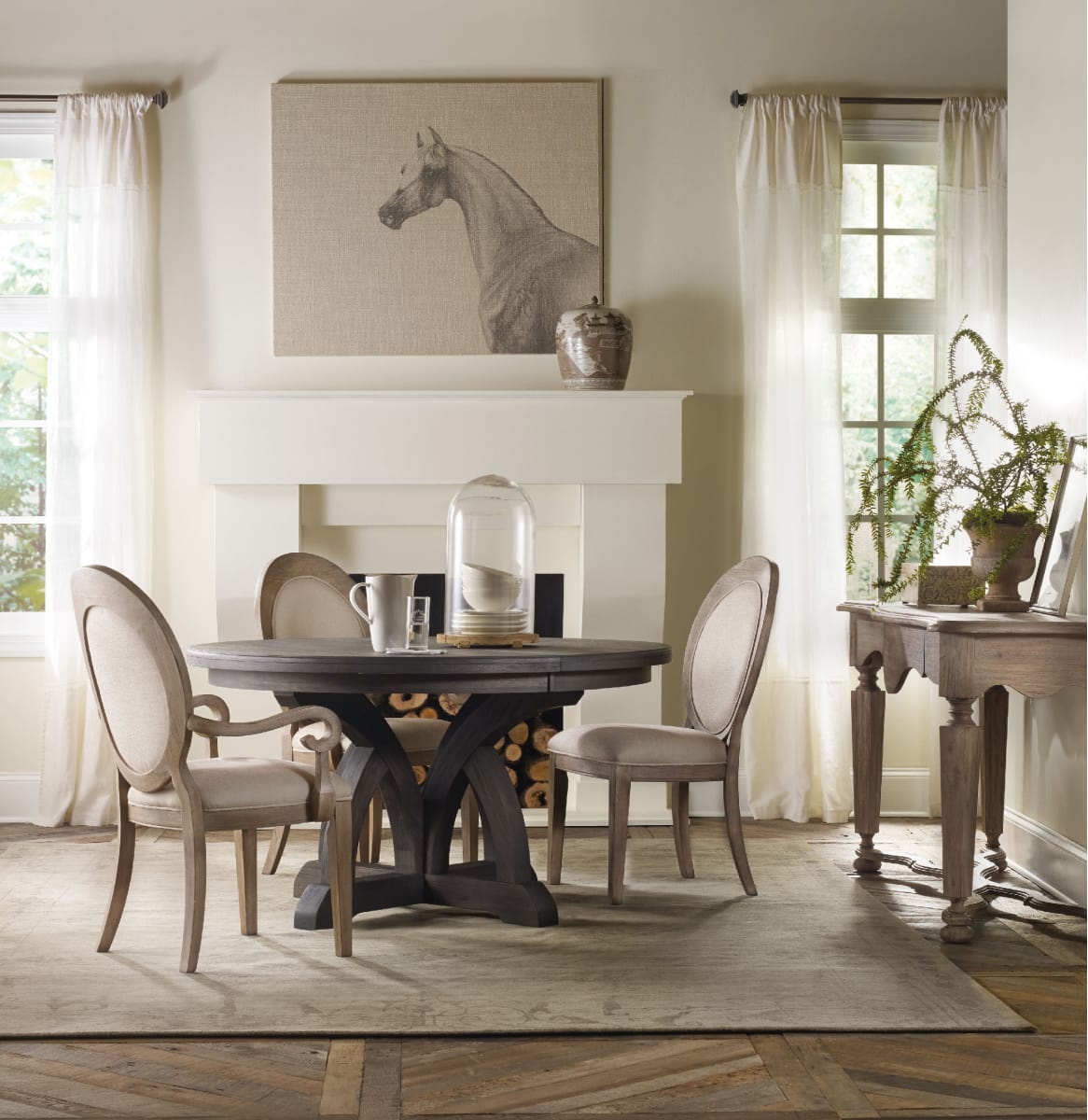 Hooker shop corsica table