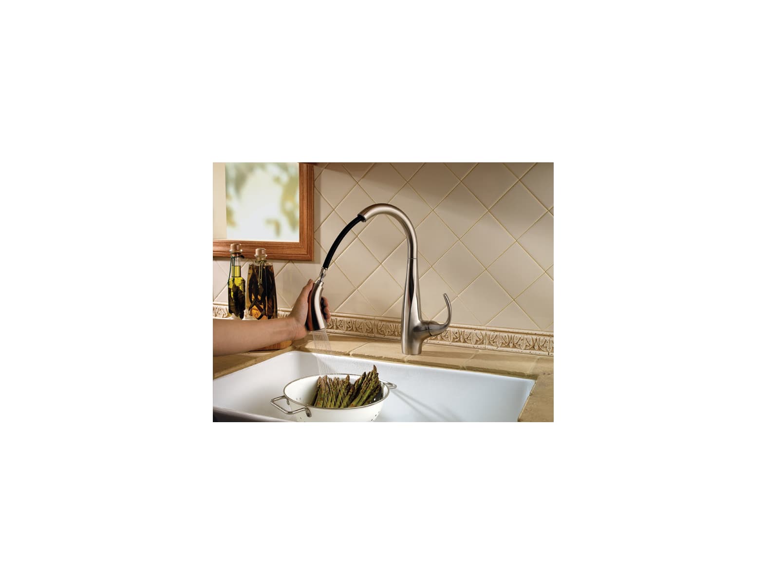 Pfister F 529 7ans Stainless Steel Avanti Pullout Spray
