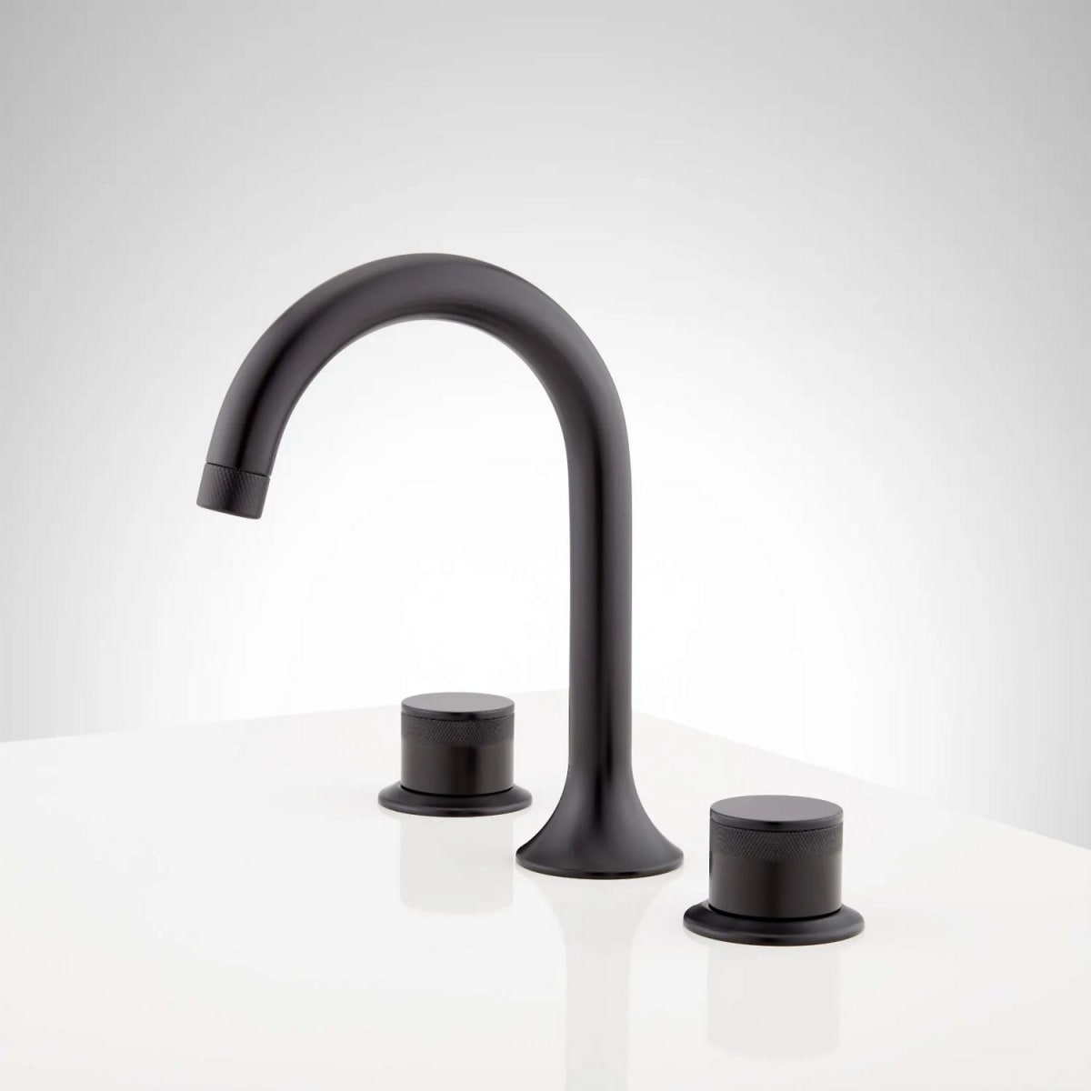 signature-hardware-951347-