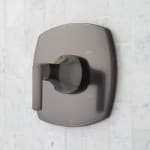 productDrop.manufacturer selectedFinish.sku