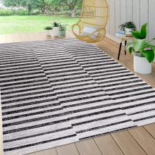 Santa Monica 7-3/4' x 10' Polypropylene Striped, Transitional Indoor / Outdoor Rectangle Area Rug