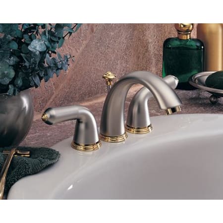 A large image of the Delta 4530NPLHP Pearl Nickel / Polished Brass