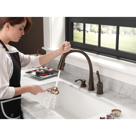 Delta 980t Ar Dst Arctic Stainless Pilar Pull Down Kitchen Faucet