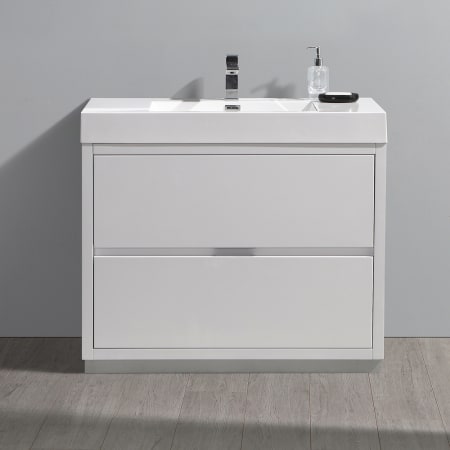 A large image of the Fresca FCB8442-I Fresca-FCB8442-I-Application Shot Glossy White