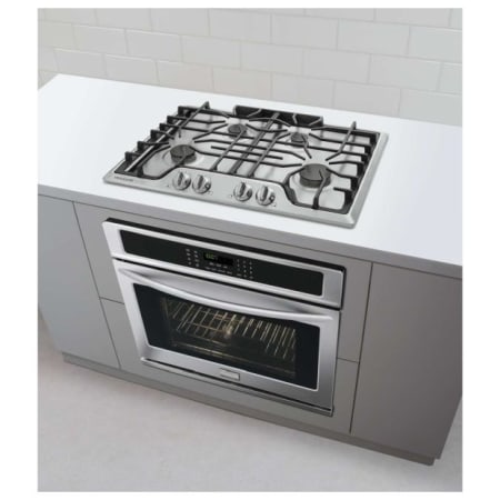 A large image of the Frigidaire FGGC3045QS Alternate Image