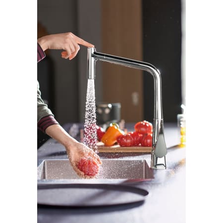 A large image of the Hansgrohe 14884 Alternate Image