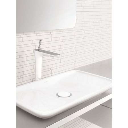 A large image of the Hansgrohe 15081 Alternate Image