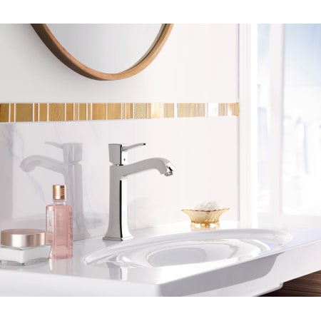 A large image of the Hansgrohe 31302 Beauty