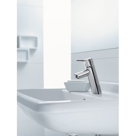 A large image of the Hansgrohe 32040 Alternate Image