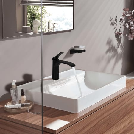 A large image of the Hansgrohe 75020 Alternate Image