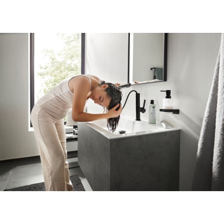 A large image of the Hansgrohe 76063 Alternate Image