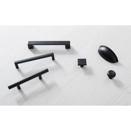 A large image of the Hickory Hardware R077751-10PACK Matte Black Group