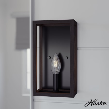 A large image of the Hunter Squire Manor 6 Sconce Alternate Image