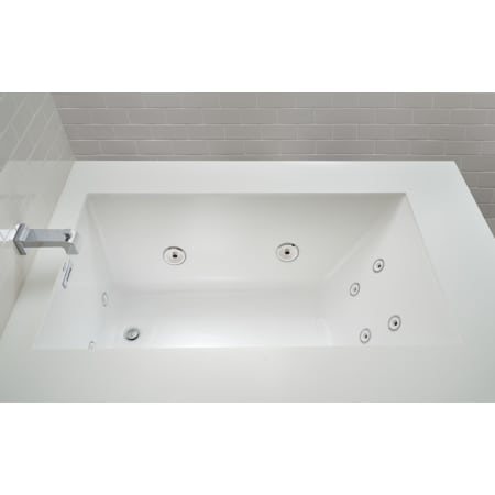 A large image of the Jacuzzi ELL6036WRL4CW Jacuzzi ELL6036WRL4CW