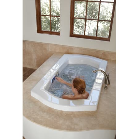 A large image of the Jacuzzi SAL7242 WCR 4CH Alternate View