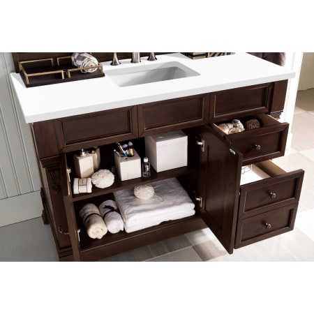 A large image of the James Martin Vanities 147-114-526-3WZ Alternate Image