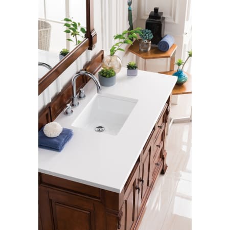 A large image of the James Martin Vanities 147-114-526-3WZ Alternate Image