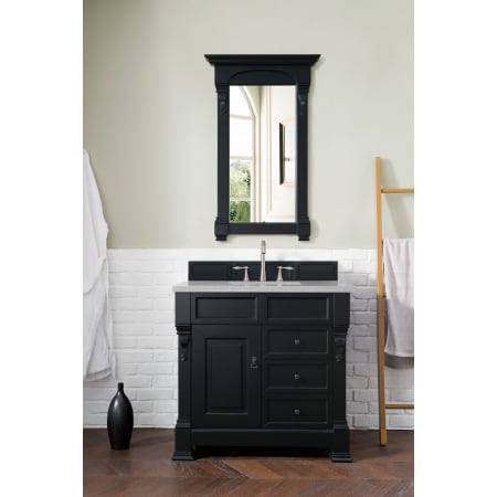 A large image of the James Martin Vanities 147-114-556-3ESR Alternate Image