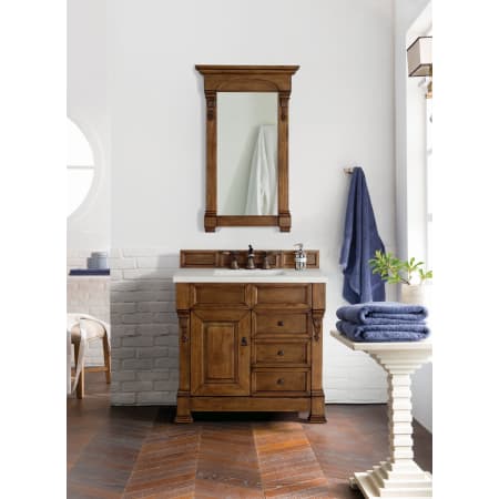 A large image of the James Martin Vanities 147-114-556-3LDL Alternate Image