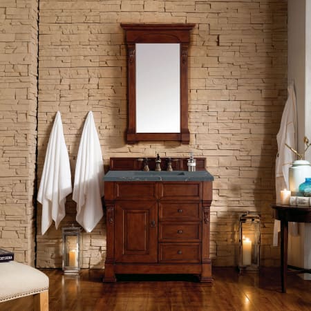 A large image of the James Martin Vanities 147-114-556-3PBL Alternate Image