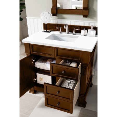 A large image of the James Martin Vanities 147-114-556-3WZ Alternate Image