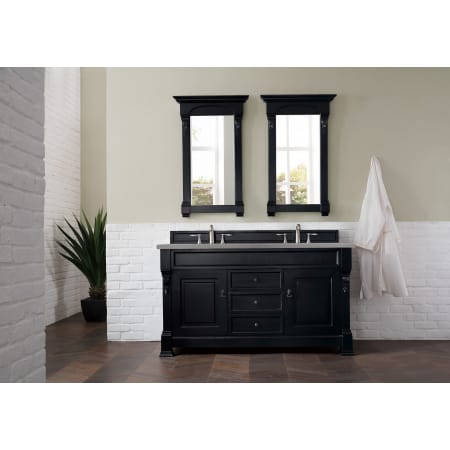 A large image of the James Martin Vanities 147-114-561-3GEX Alternate Image