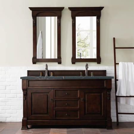 A large image of the James Martin Vanities 147-114-561-3PBL Alternate Image