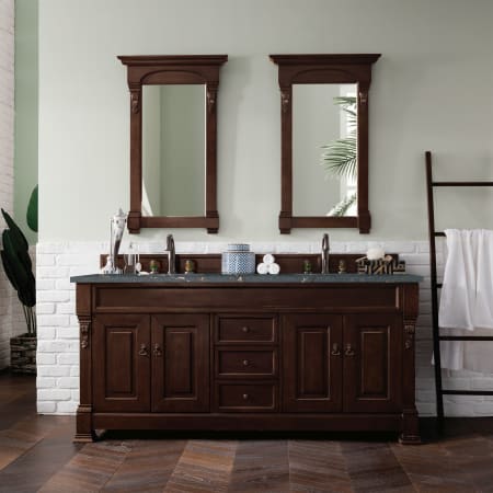 A large image of the James Martin Vanities 147-114-571-3PBL Alternate Image