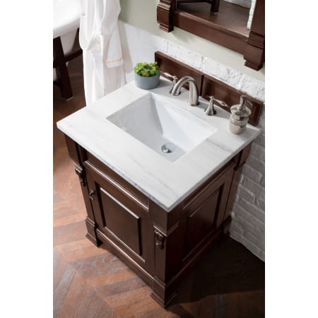 A large image of the James Martin Vanities 147-114-V26-3AF Alternate Image