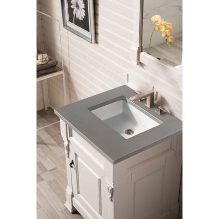 A large image of the James Martin Vanities 147-V26-3GEX Alternate Image