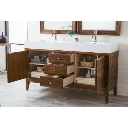 A large image of the James Martin Vanities 210-V59D Alternate View