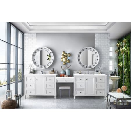 A large image of the James Martin Vanities 301-V122-DU-3WZ Bright White