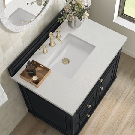 A large image of the James Martin Vanities 424-V36-3LDL Alternate Image