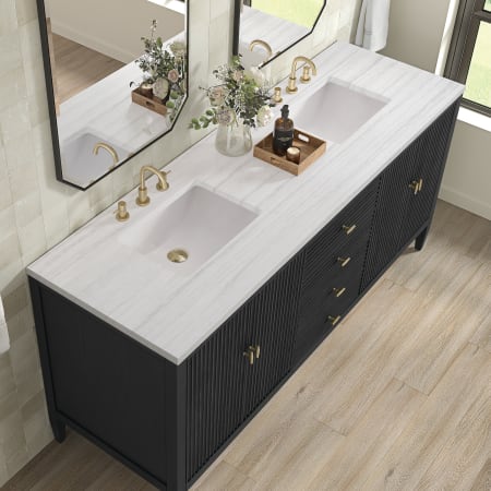 A large image of the James Martin Vanities 485-V72-3AF Alternate Image