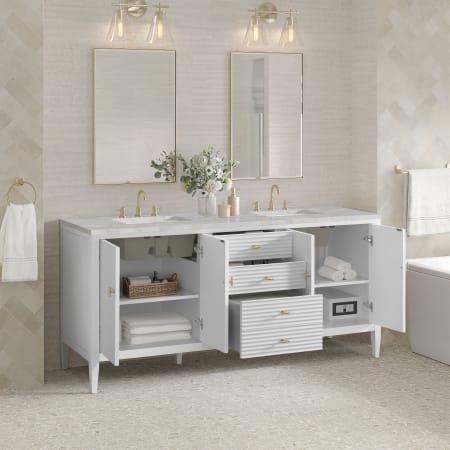 A large image of the James Martin Vanities 485-V72-3VSL Alternate Image