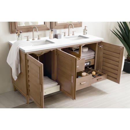 A large image of the James Martin Vanities 620-V60D-3WZ Alternate Image