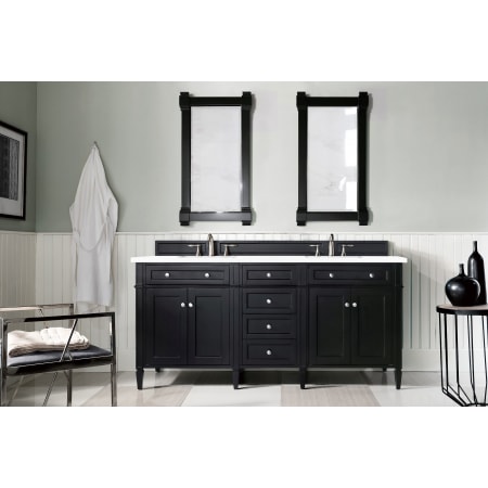 A large image of the James Martin Vanities 650-V72-3CLW Alternate Image