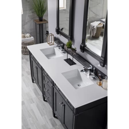 A large image of the James Martin Vanities 650-V72-3CLW Alternate Image