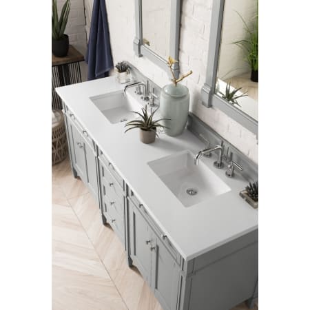 A large image of the James Martin Vanities 650-V72-3CLW Alternate Image