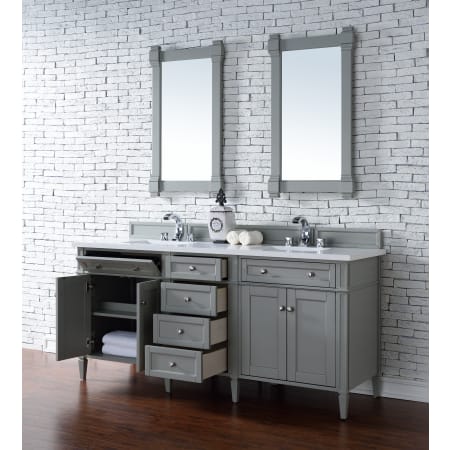 A large image of the James Martin Vanities 650-V72-3CLW Alternate Image