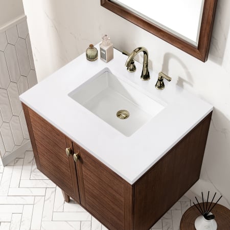 A large image of the James Martin Vanities 670-V30-3WZ Alternate Image