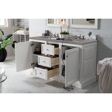 A large image of the James Martin Vanities 825-V60D-3GEX Alternate Image